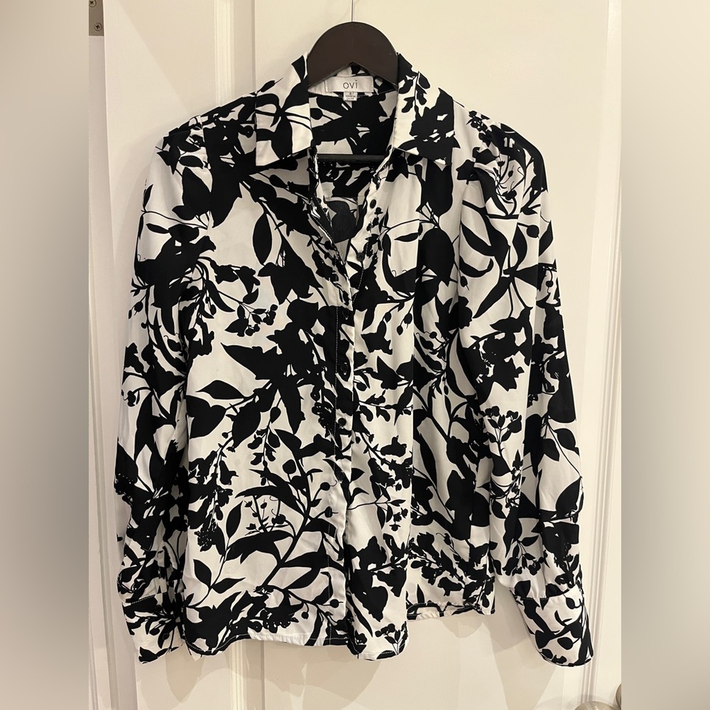 Italian OVI Black and White Floral Blouse size small